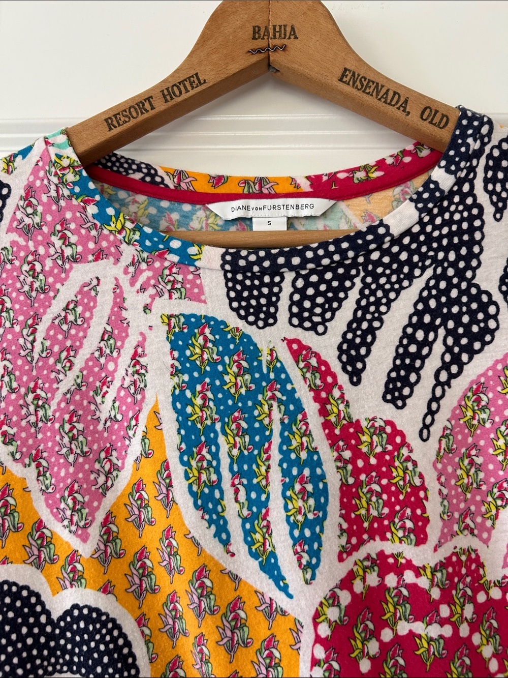 Diane von Furstenberg Flower Power Dream T-Shirt Sz S w MEASUREMENTS Cotton - Picture 13 of 13